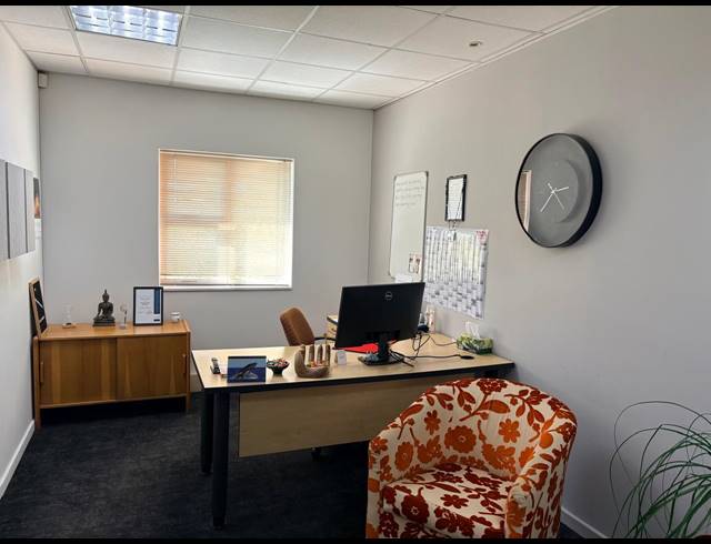 983M² OFFICE FOR SALE IN FOURWAYS